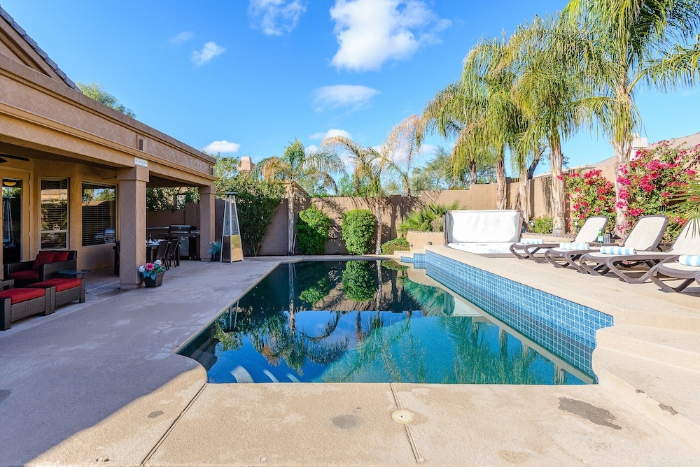 Casa Solara 4 Bedroom Home by RedAwning