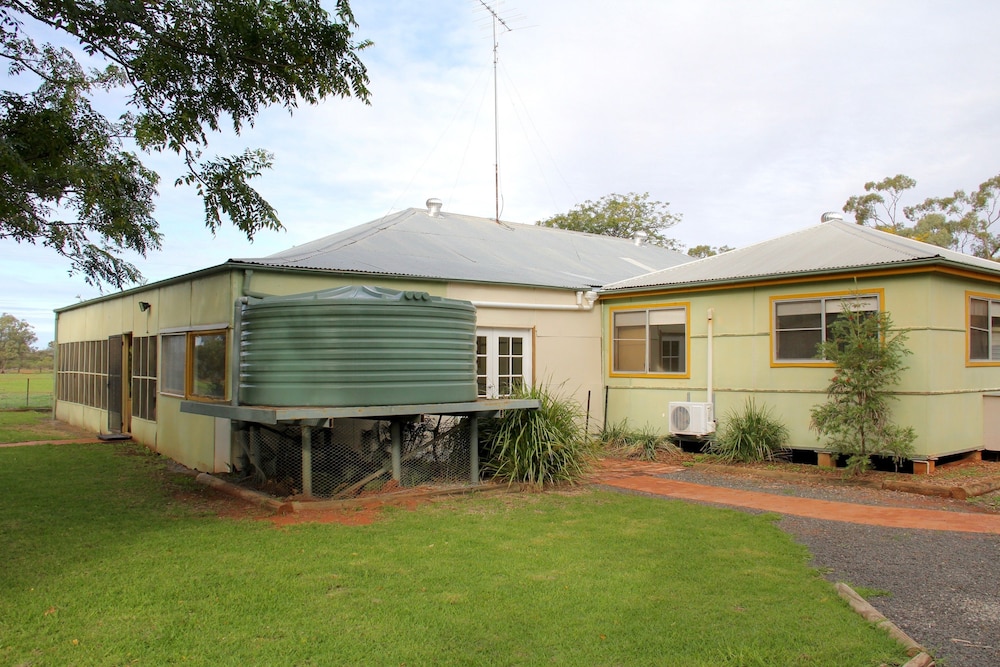 Gundabooka Cottages