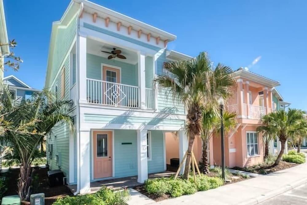 Midnight Sunset at Margaritaville Resort - Image 4