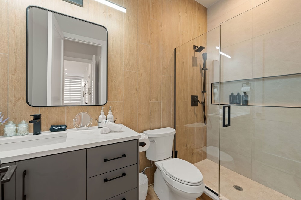 New Building in Med District - Modern 2bed 2bath