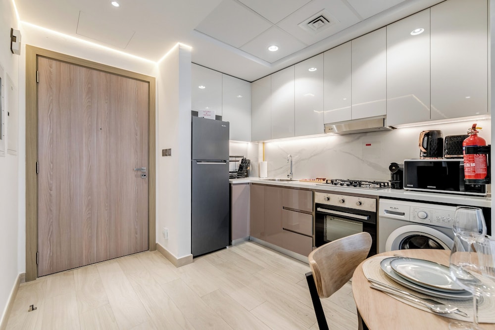 GLOBALSTAY. Azizi Riviera 40