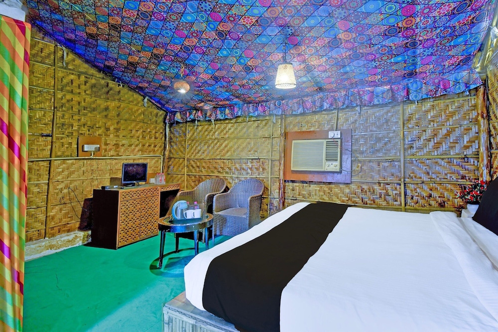 Luxury Stays With Pool Near Akshardham Temple
