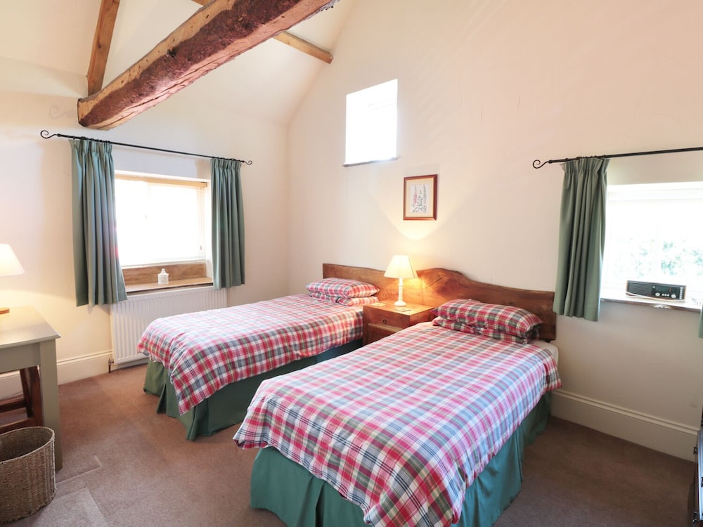 Henhouse Cottage view 2