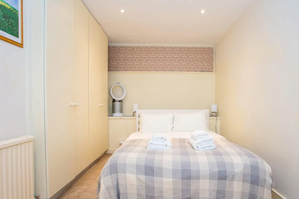 Peaceful 2 Bedroom Apartment in Affluent Fulham