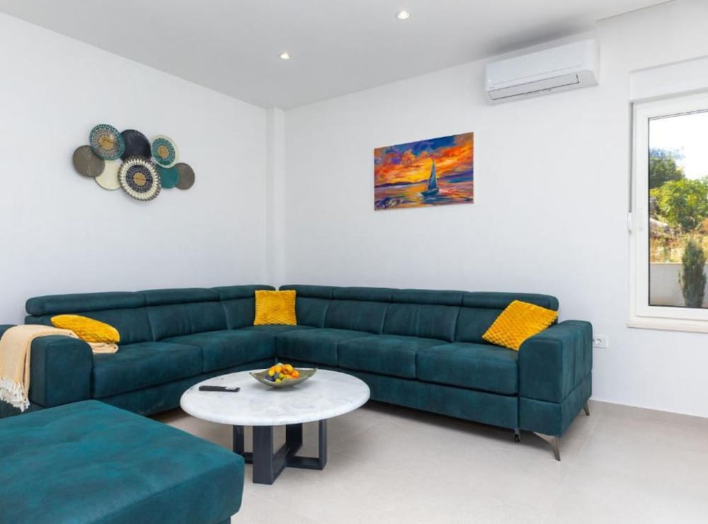 Luxury Villa Navis