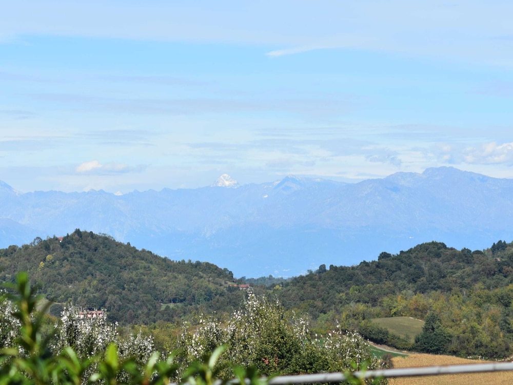 Charming Vacation House in Countryside view 4