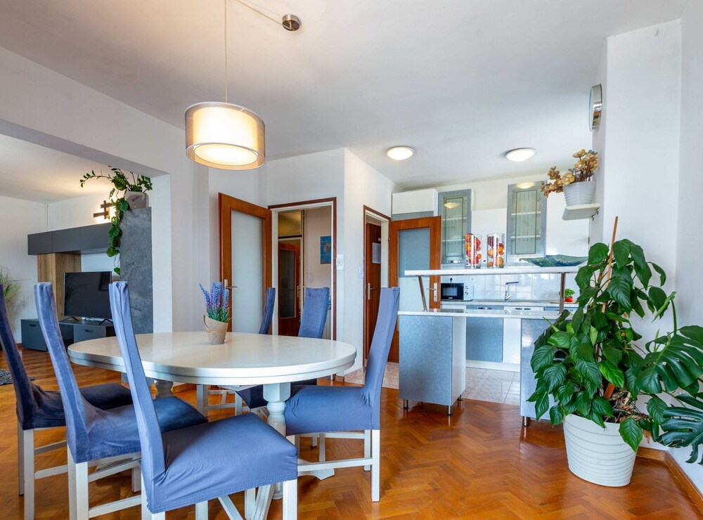 Zadar Lavish and Luxurious Apartment With Private Pool