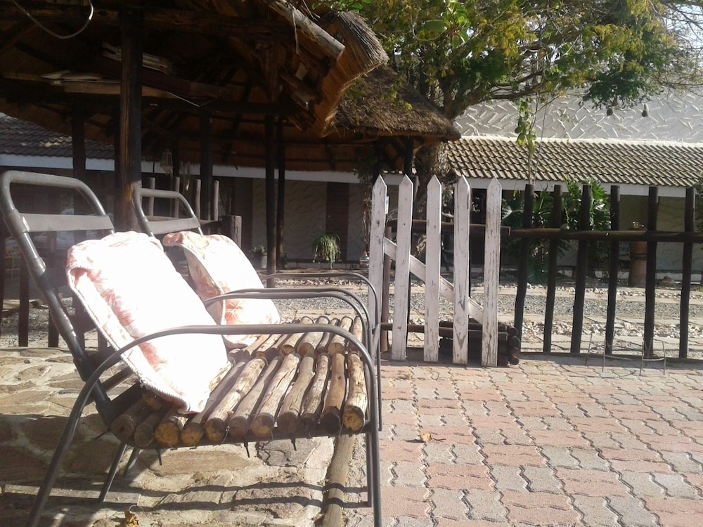 Road View Lodge