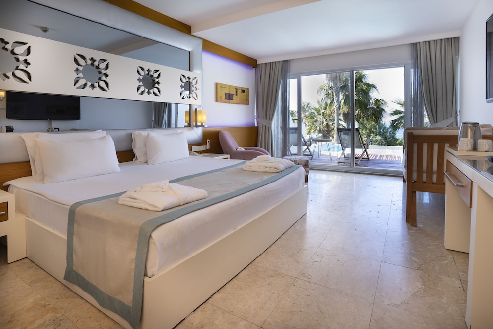 Flora Garden Beach Club - All inclusive