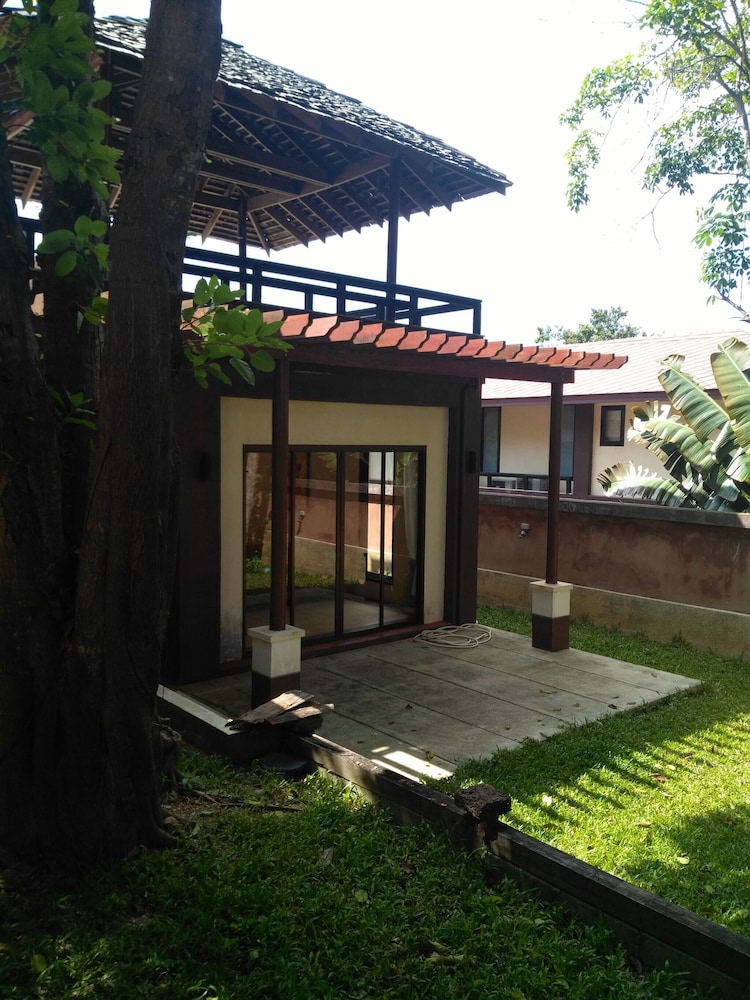 Three Bedroom Balinese Villa - a Shared Pool