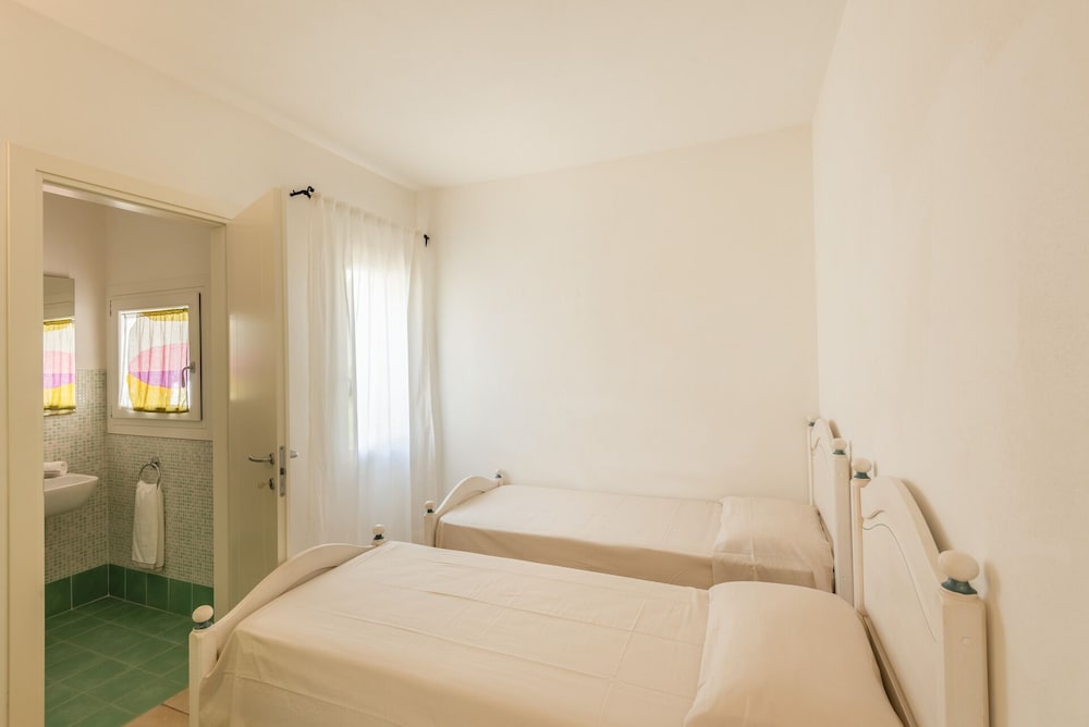 Baia Bianca Apartments Sardinia