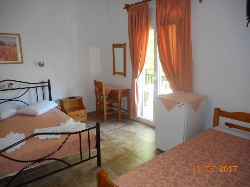 Christos Guesthouse photo 4