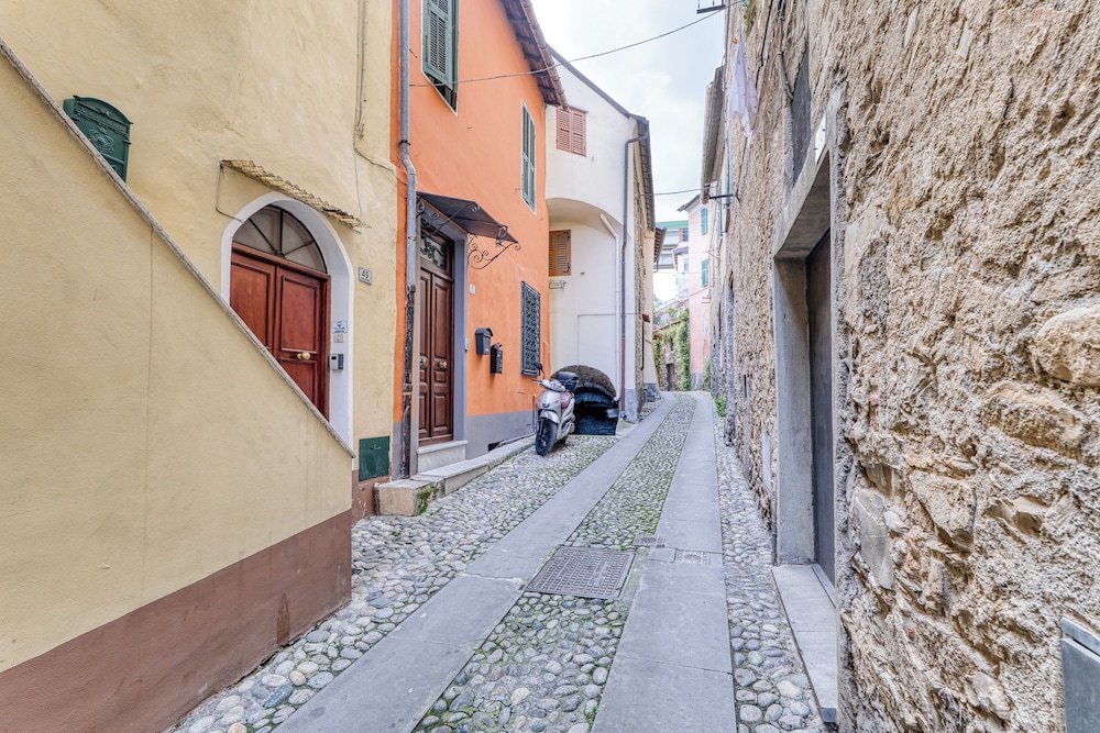 Casa Oneglia vicino stazione Imperia