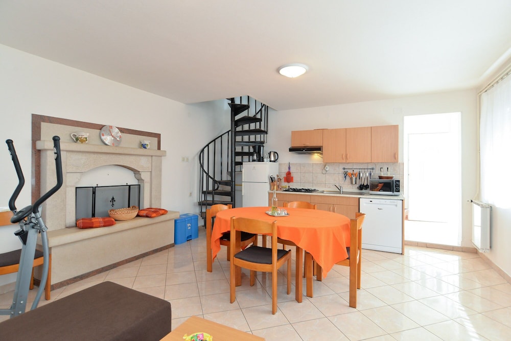 Apartments Tanja 100