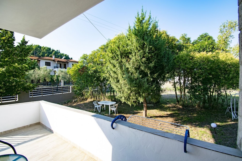 Forest View Apartment 2 by Rentalspro