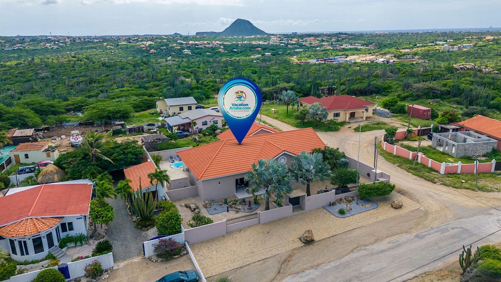 Central 4br3ba Villa w Ocean Views Private Pool