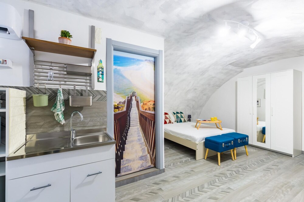 Riviera di Chiaia Studio Apartment