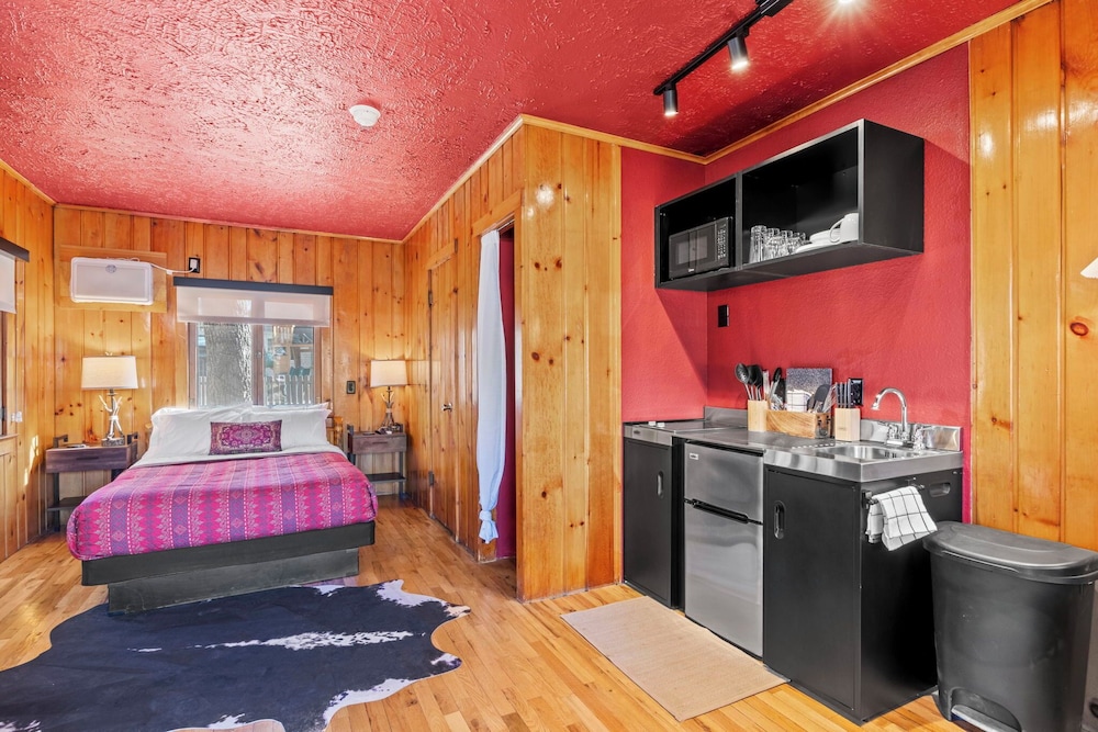 Timber Lodge Cabins 24