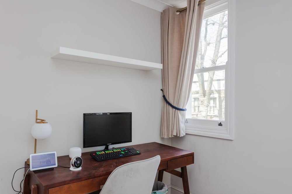 Newly Refurbished 4 Bedroom House in East London