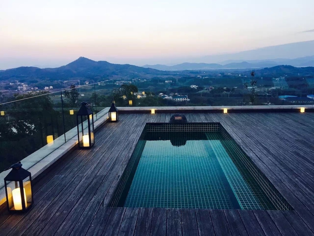 Meijie Mountain Hotspring Resort