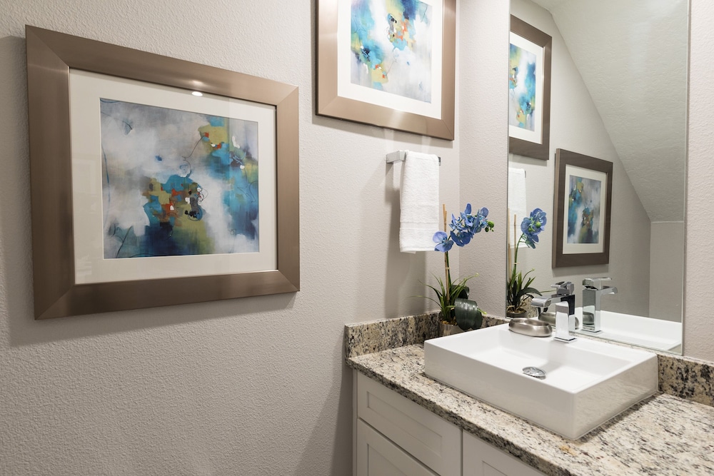 Summerville Vacation Homes by Columbia Management