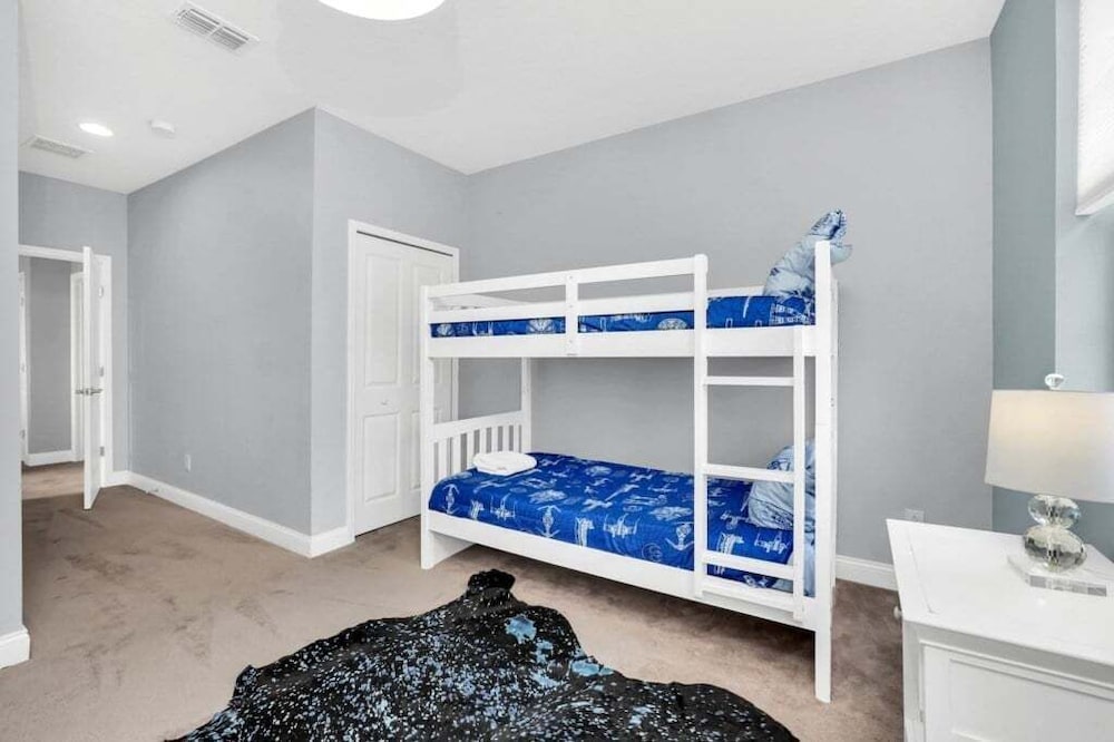 5 Bed Multiple Bunks Perfect For Kids With Pool! 5 Bedroom Townhouse