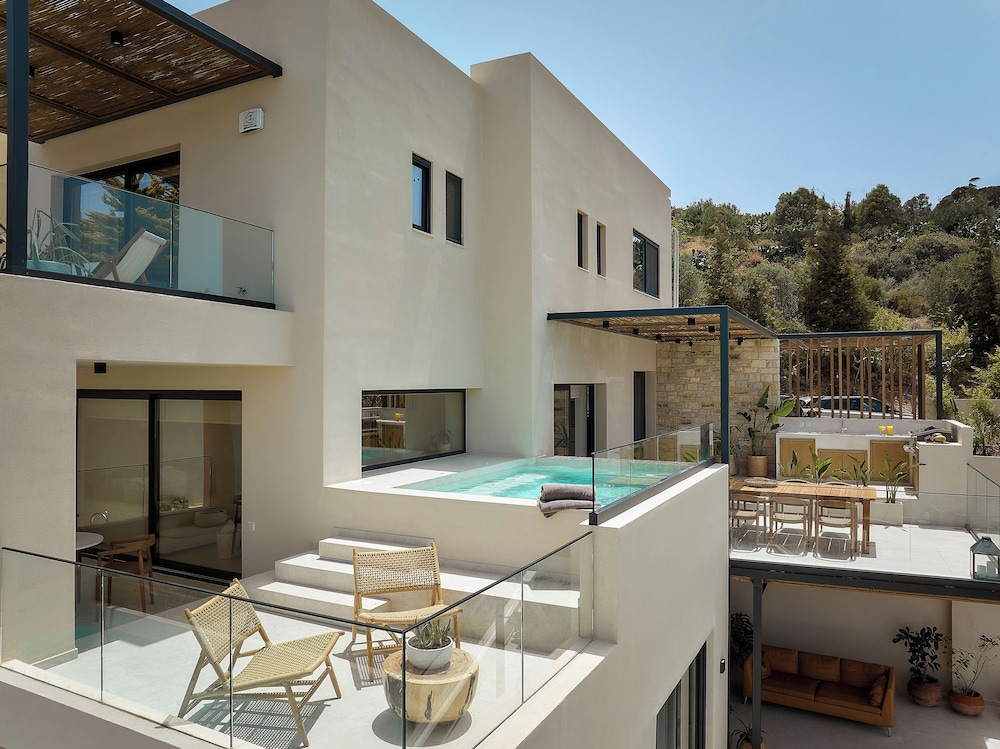 The Nook -luxury Living at the Edge of Tranquility