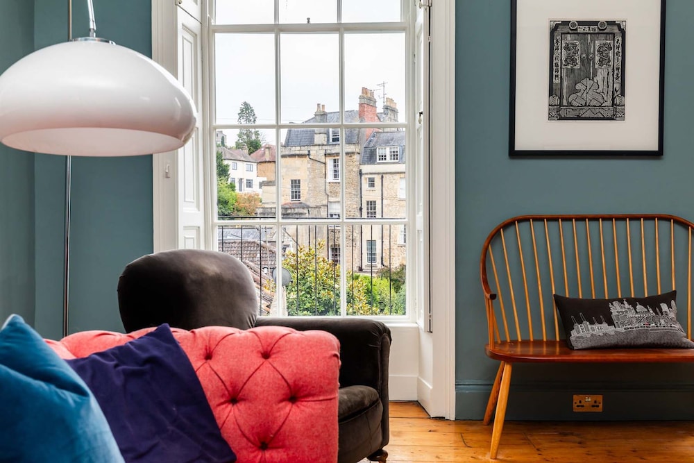Grand Georgian Townhouse With Garden