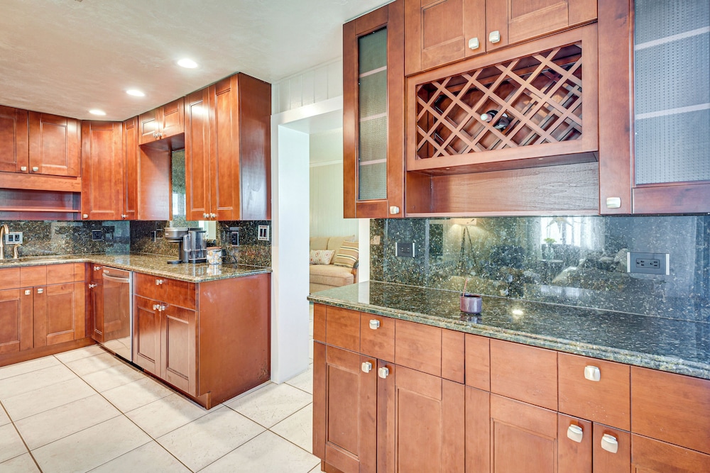 Steps to Sand! Ormond Beach Escape w/ Patio & BBQ