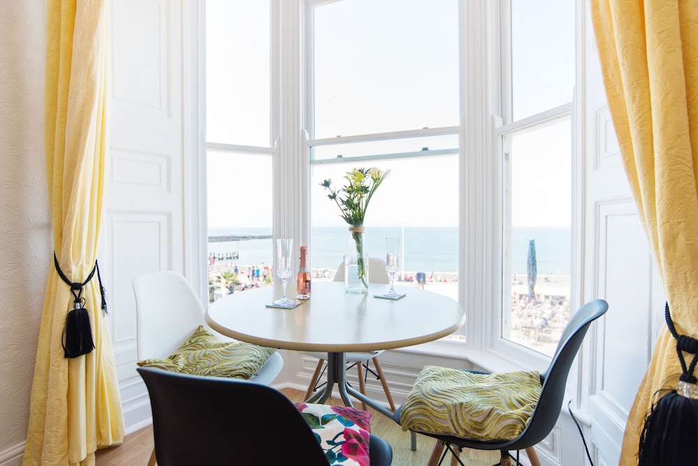 Ar Lan Y Mor Seaside Apartment