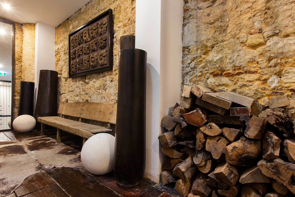 The Old Stables Chiado Apartments