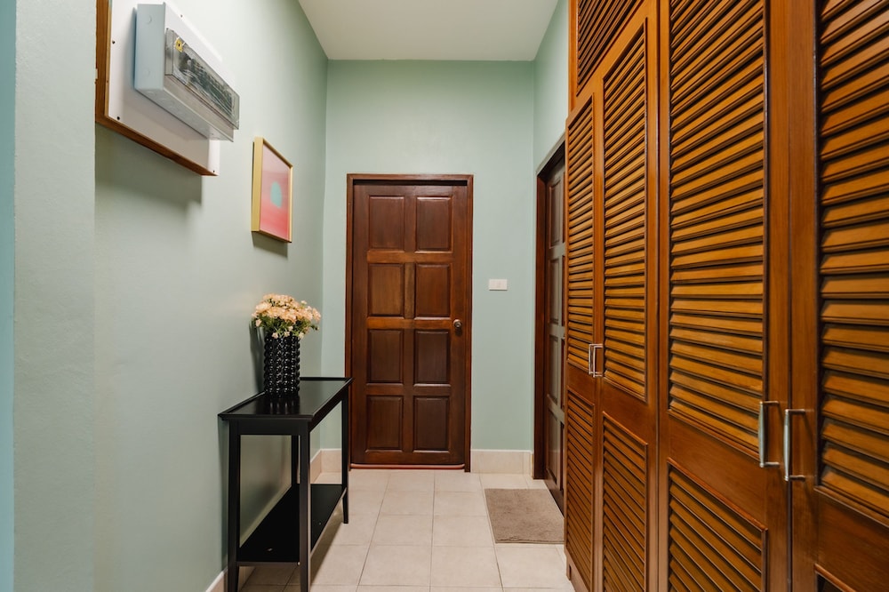 Kesorn Charming Authentic Thai Pool Villa Phuket
