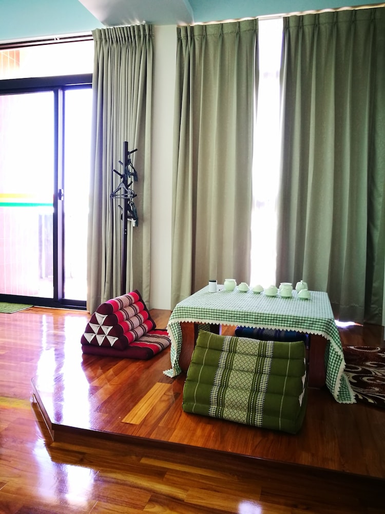 198 Red Hat B&B