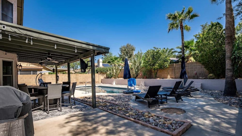 North Phoenix 4 Bdrm Vacation Home W/pool & Games!