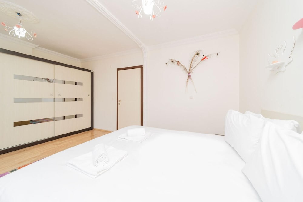 Capacious Flat With Terrace in Central Muratpasa