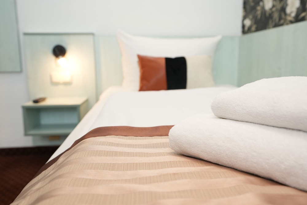 Frankfurt Vacations - Hotel Attache - Property Image 14
