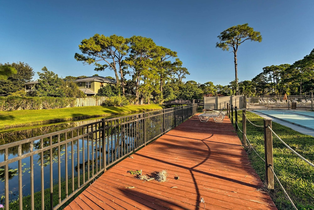 Lanai + Community Pool Access: Sarasota Oasis! view 4