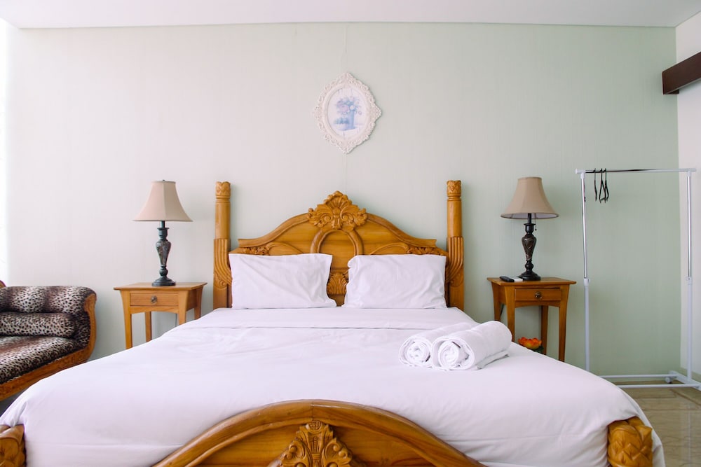 Modern and Spacious 1BR Apartment at L'Avenue view 4