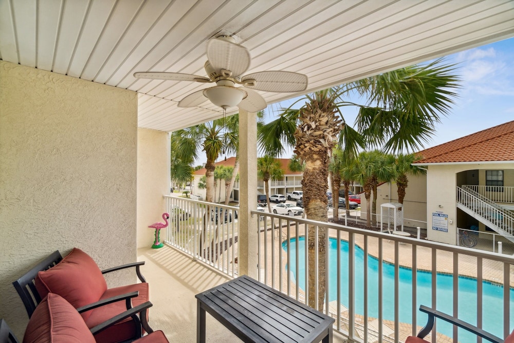 Horizon South by Book That Condo