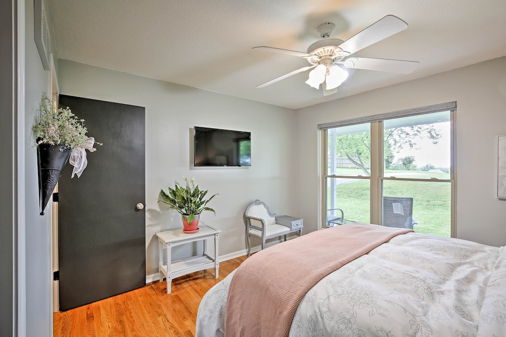 Modern Excelsior Springs Home w/ Deck & 3 Acres!