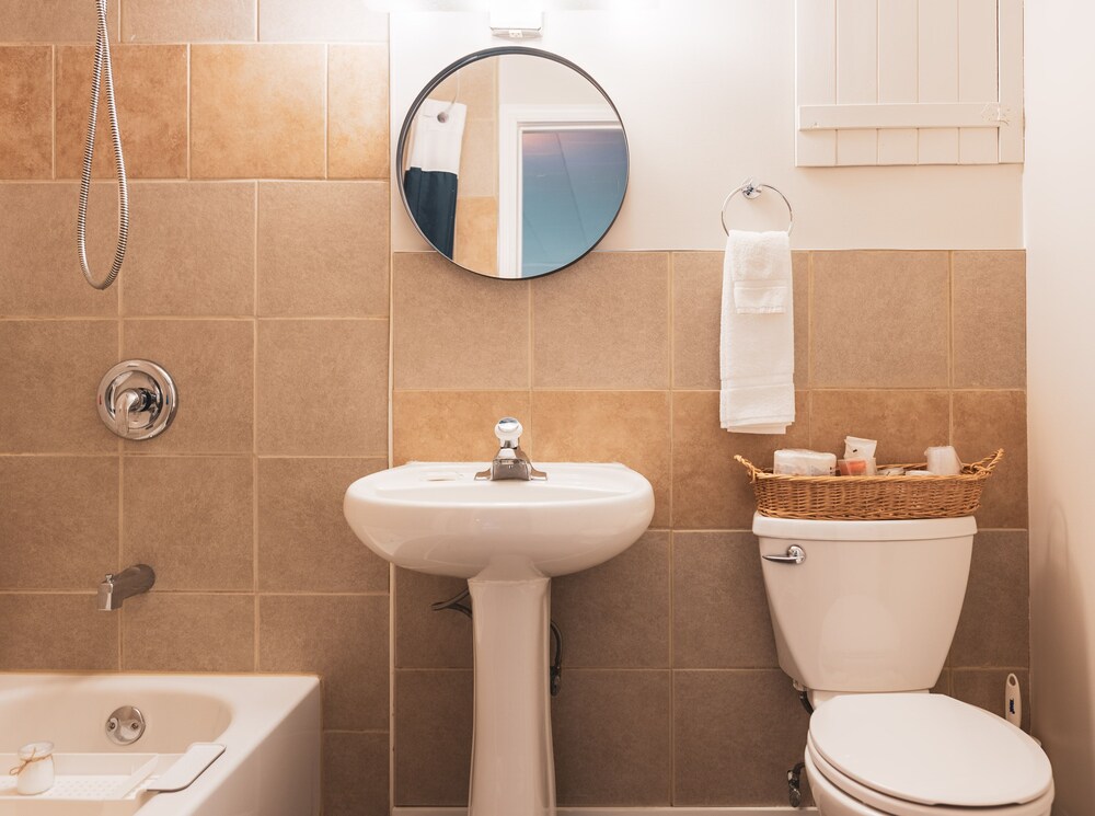 Barefoot Villas Room 6 Oak view 5