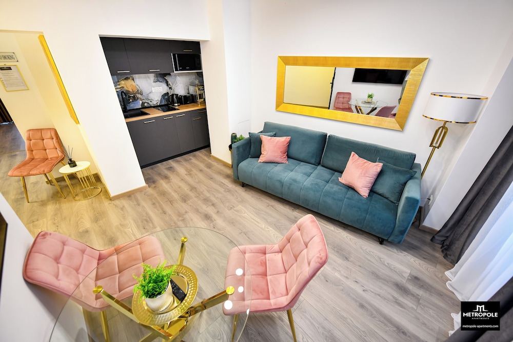 Metropole Apartments Central City
