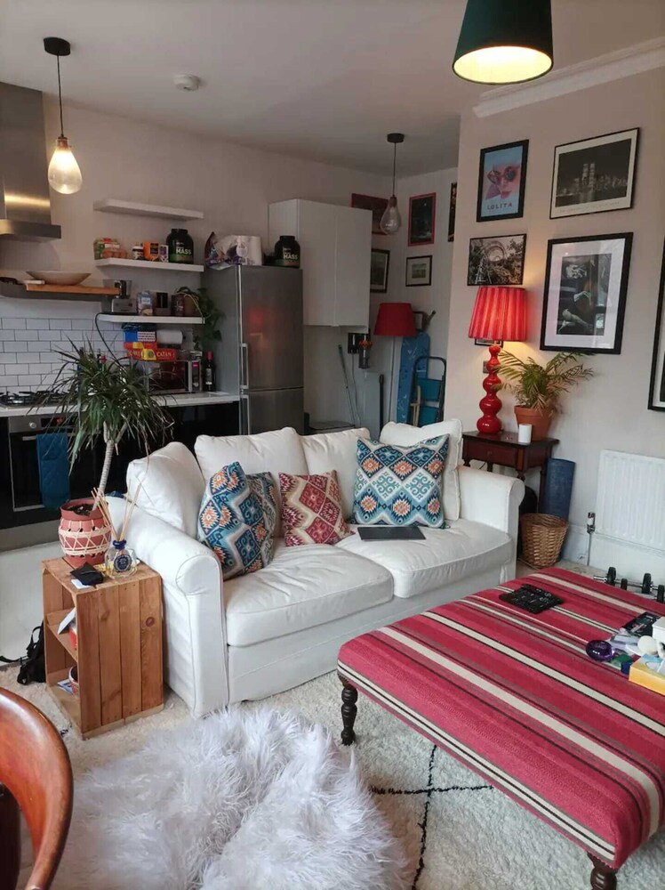 Elegant and Quirky 2BD Flat - Kensal Rise