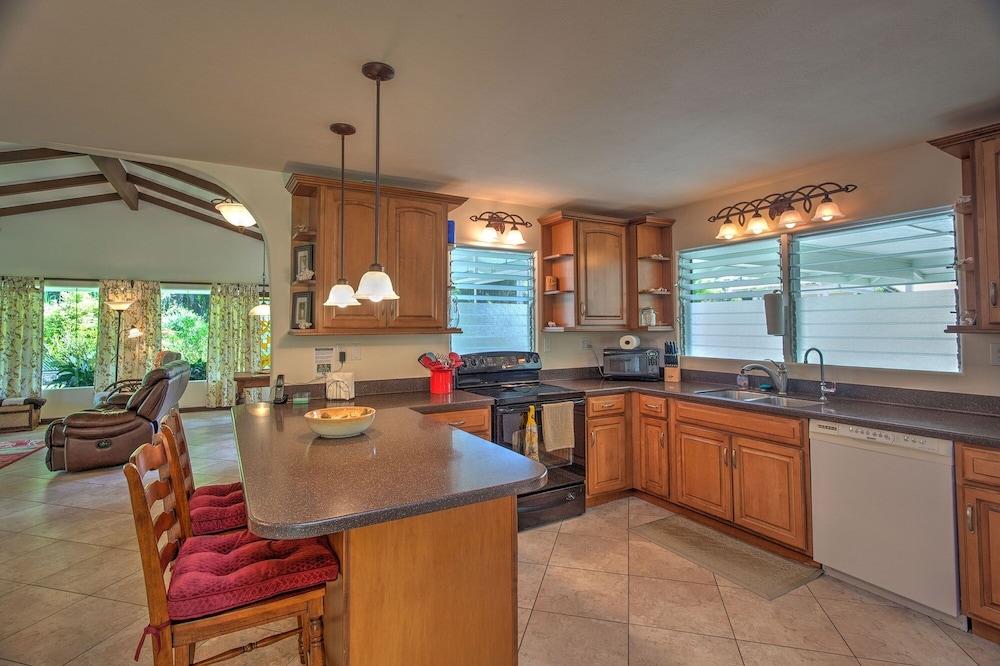 Hale O Nani Mala Pua 3 Bedroom Home by RedAwning view 2