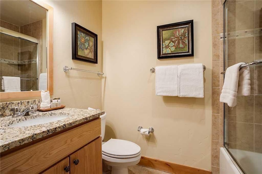 6116 Bear Lodge, Trappeur's Crossing Apartment 2