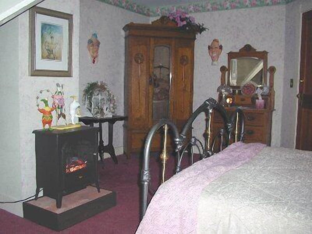 Robins Nest Bed & Breakfast