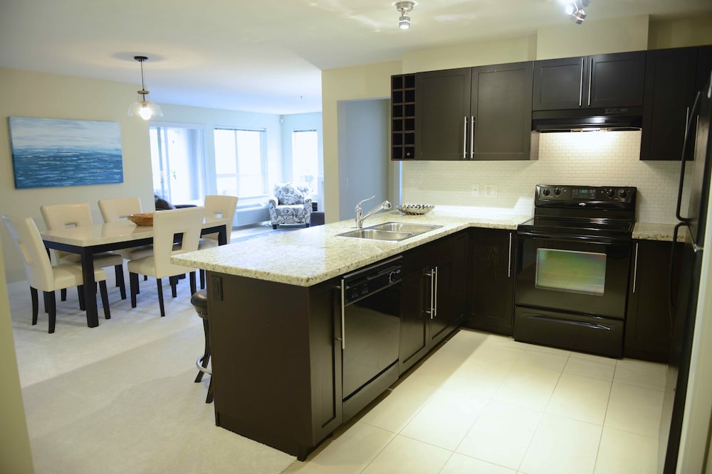 Osprey at Waterscapes by KelownaGo - Image 1