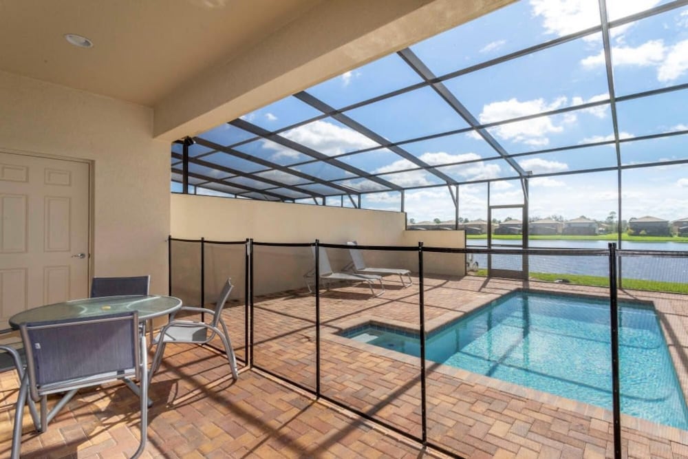 Amazing 5BR Private Pool Lakeview Near Disney