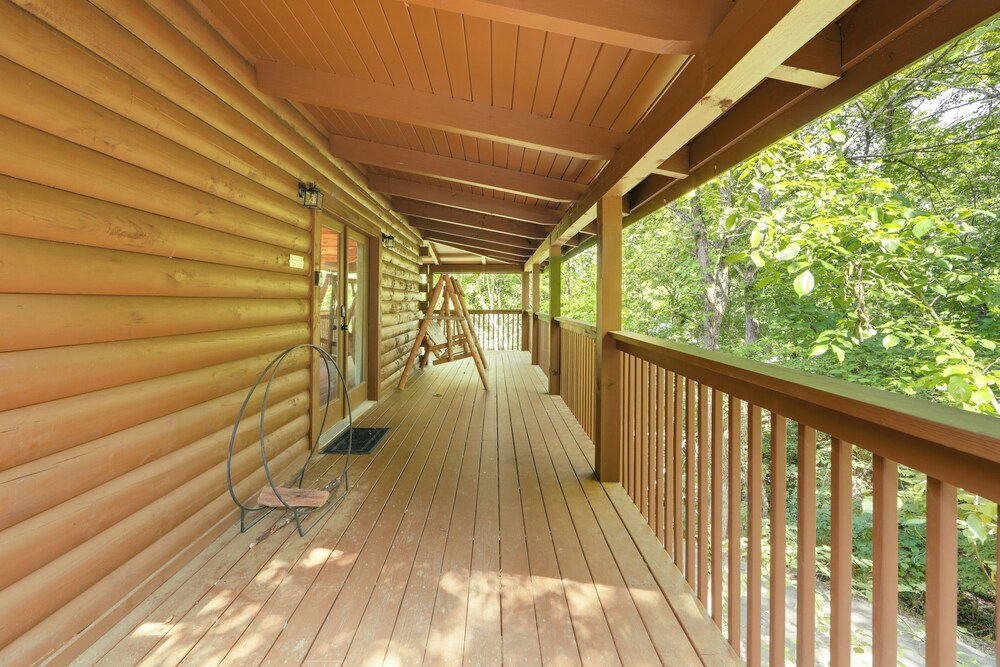 Smokies Cabin on Douglas Lake w/ Resort Pool
