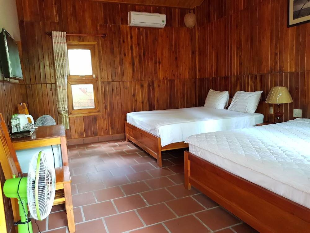 Free Beach Resort